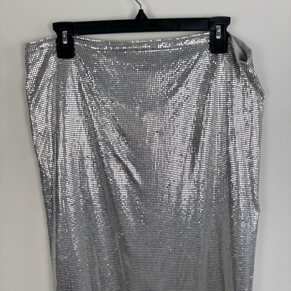 Lovers and Friends Sascha Maxi Skirt in Silver Size XL - Picture 3 of 13